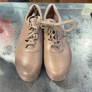 SAS Neutral Beige Leather Lace-Up Sneakers